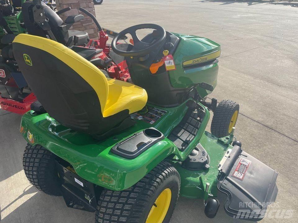 John Deere X380 Коммунальные тракторы