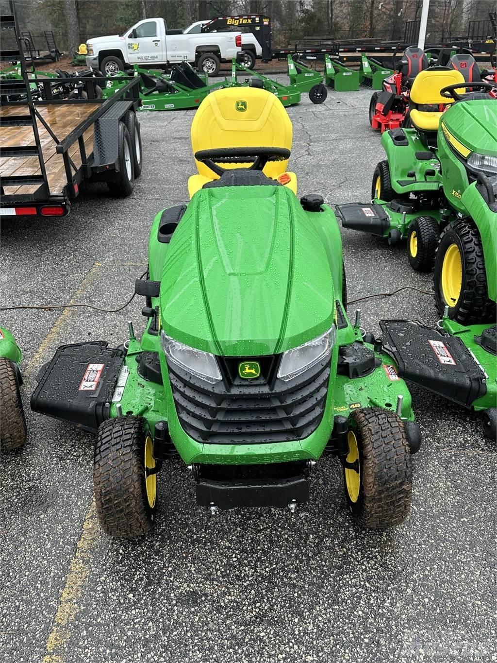 John Deere X390 Коммунальные тракторы