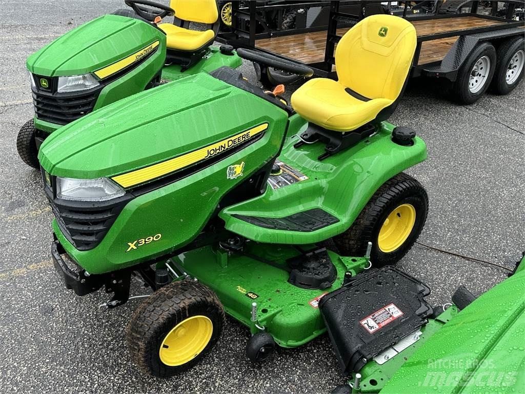 John Deere X390 Коммунальные тракторы