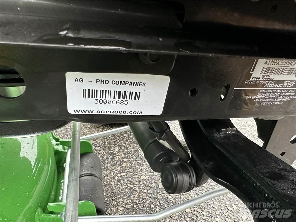 John Deere X390 Коммунальные тракторы