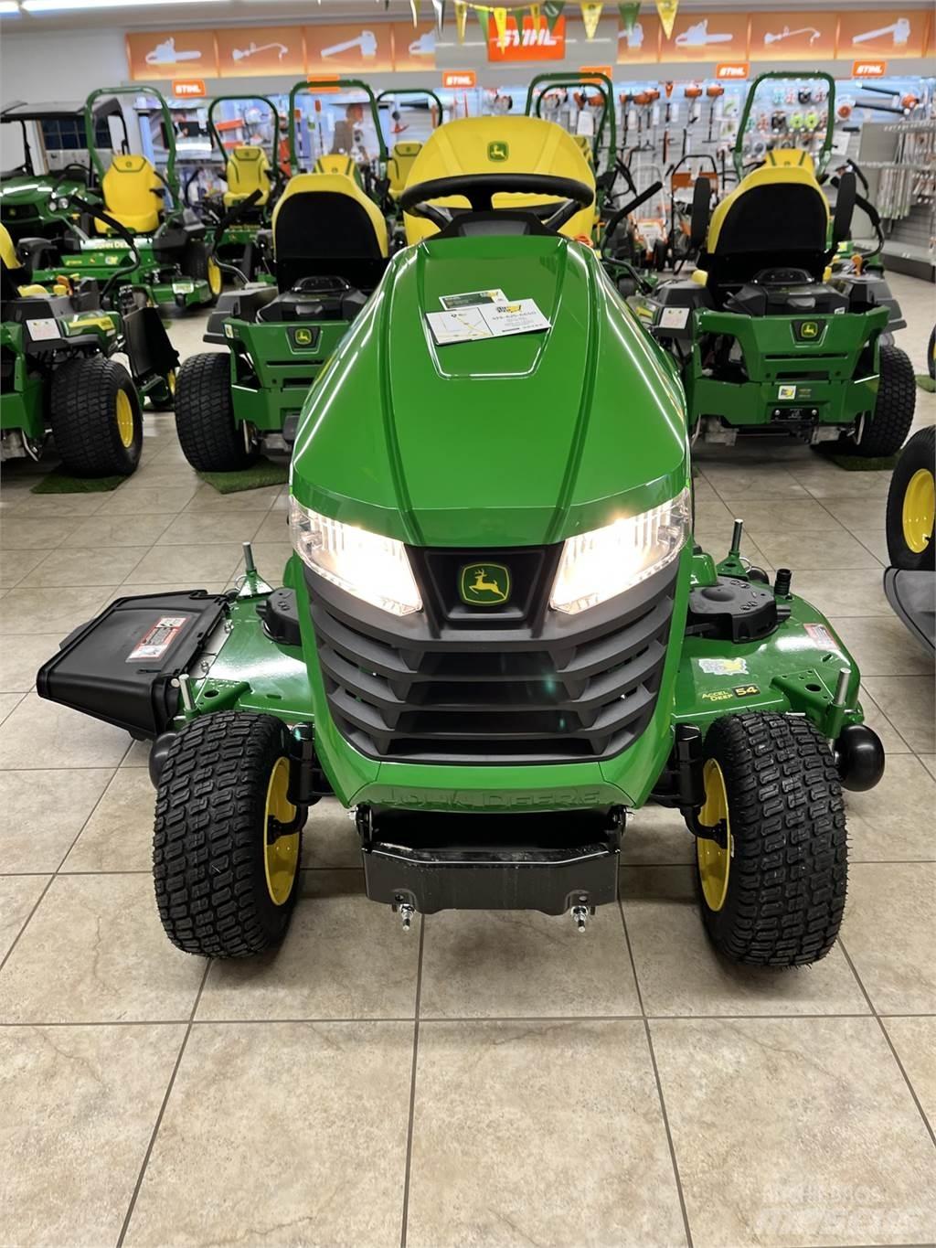 John Deere X390 Коммунальные тракторы