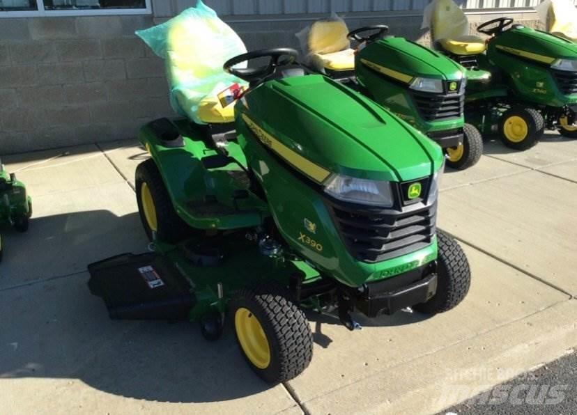 John Deere X390 Коммунальные тракторы