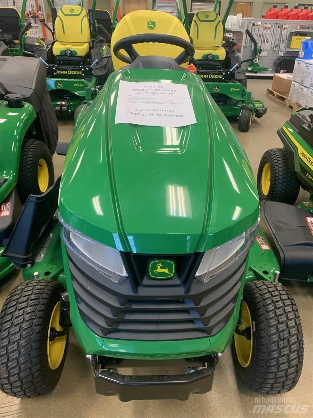 John Deere X390 Коммунальные тракторы