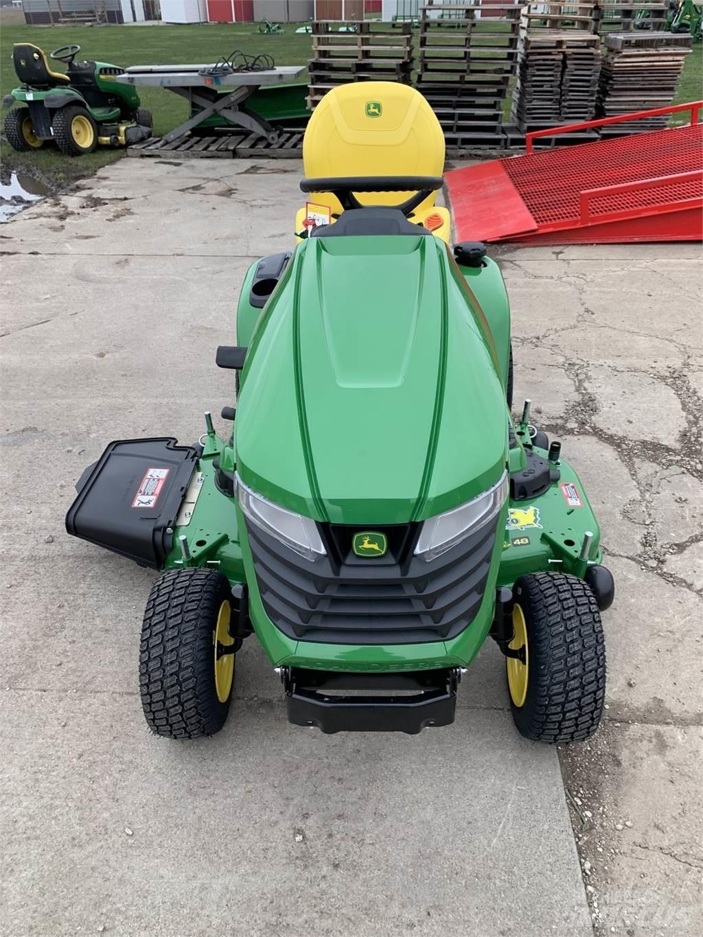 John Deere X390 Коммунальные тракторы