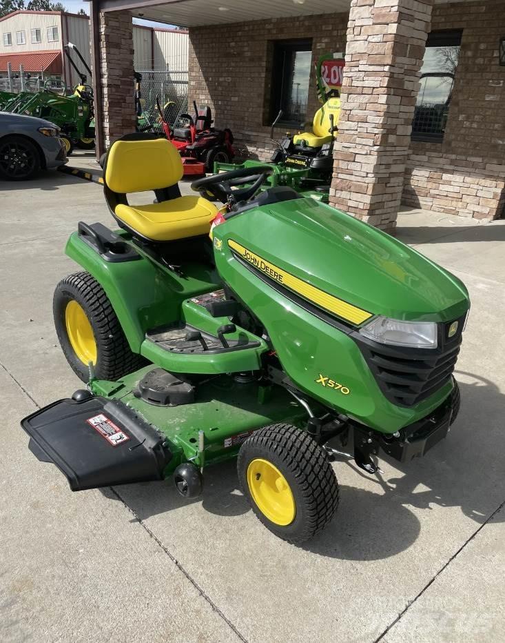 John Deere X570 Коммунальные тракторы