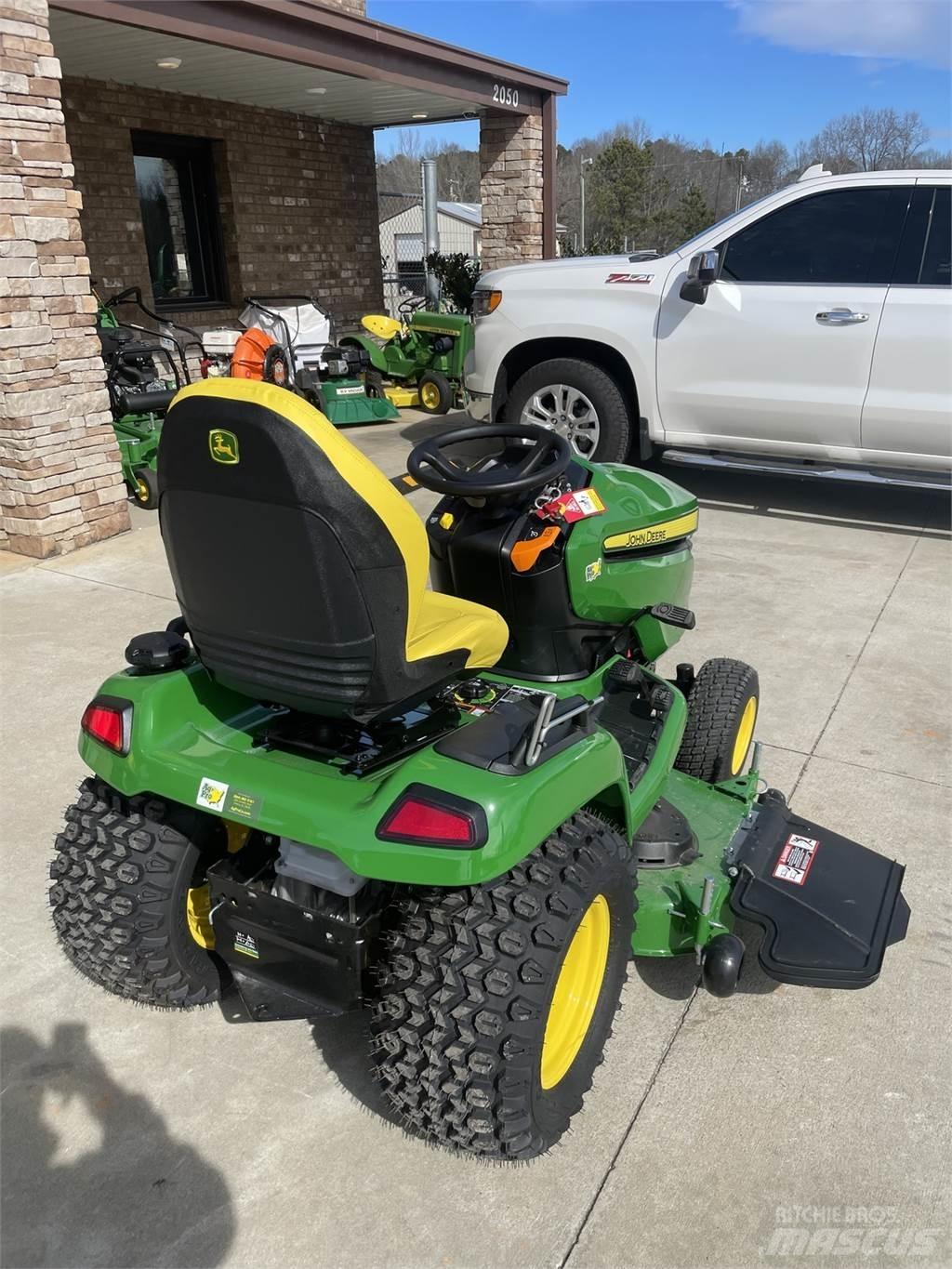 John Deere X590 Коммунальные тракторы
