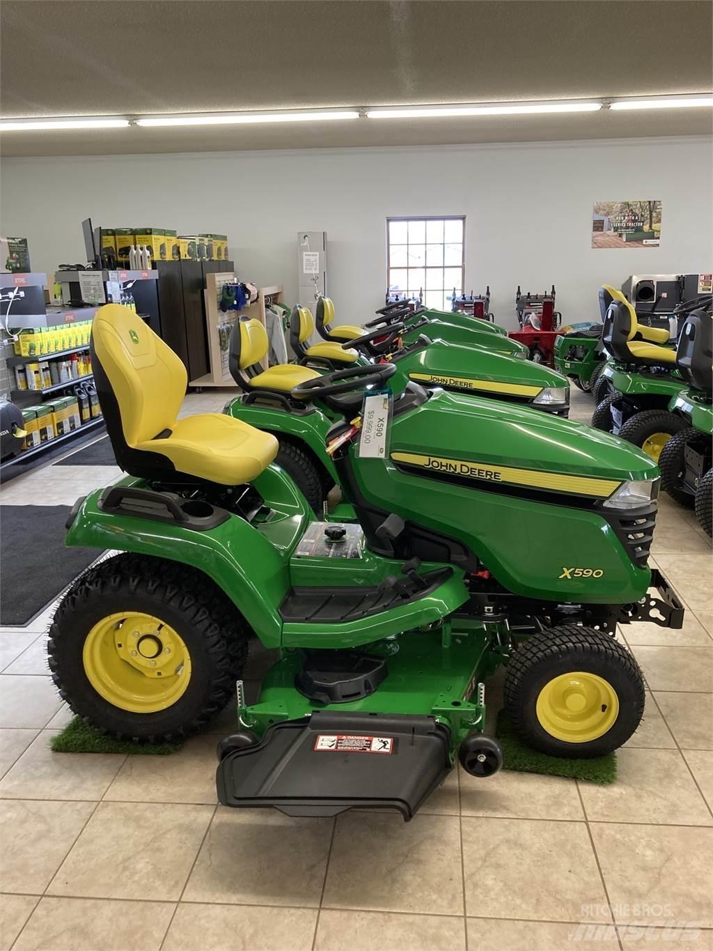 John Deere X590 Коммунальные тракторы