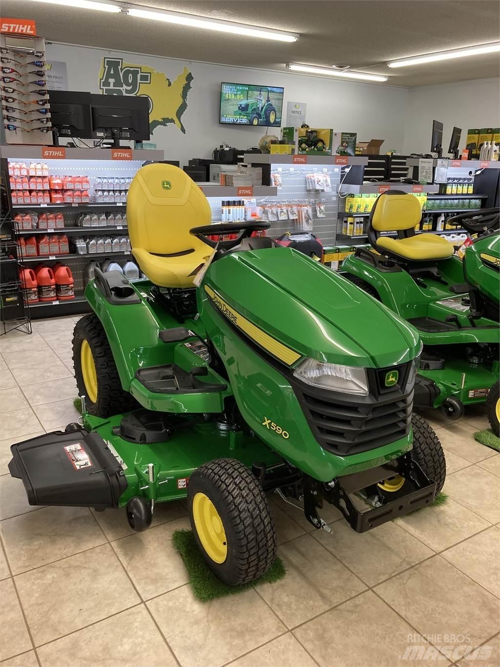 John Deere X590 Коммунальные тракторы