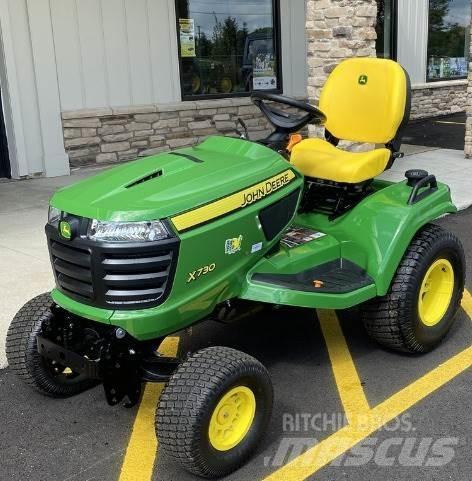John Deere X730 Коммунальные тракторы