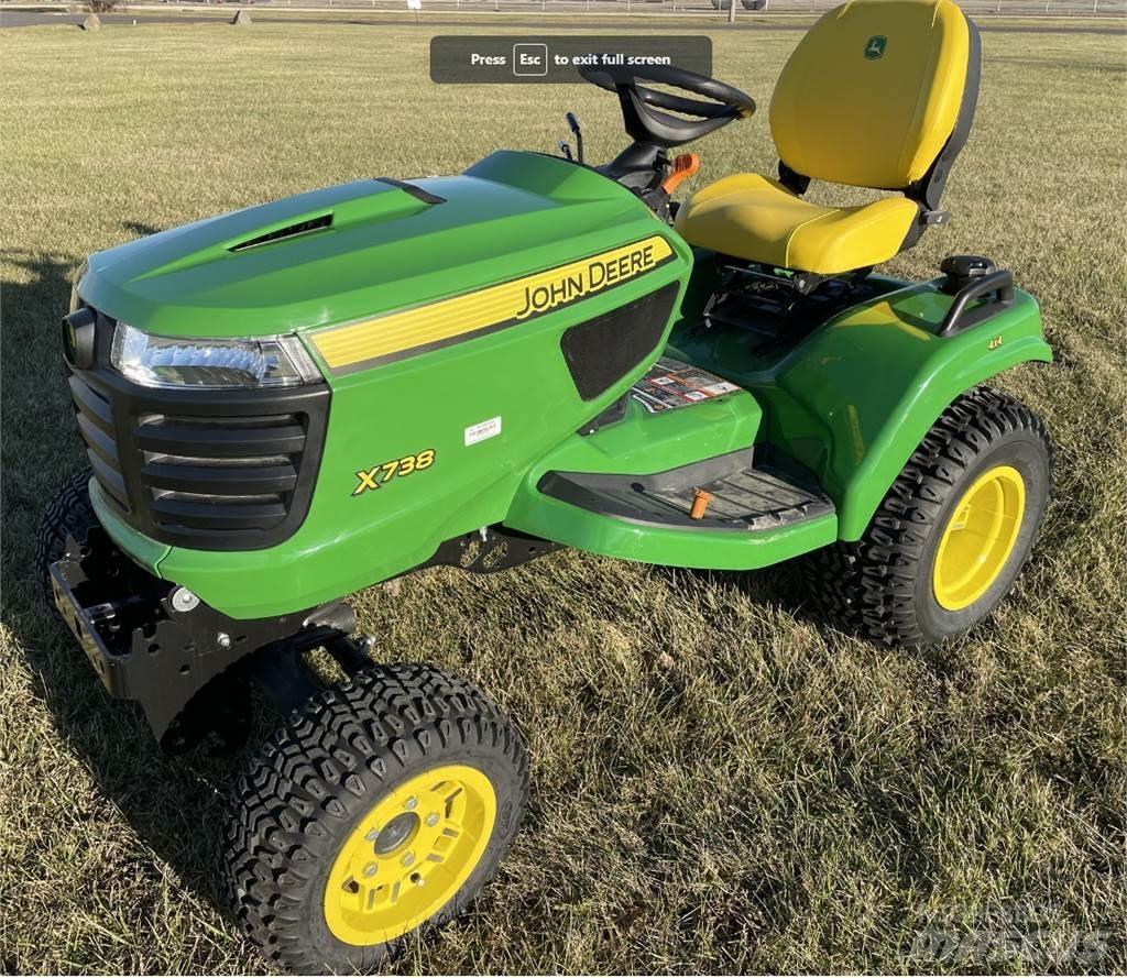 John Deere X738 Коммунальные тракторы