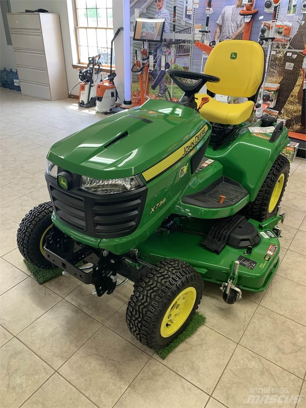 John Deere X738 Коммунальные тракторы