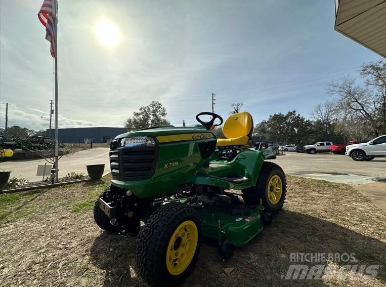 John Deere X739 Коммунальные тракторы