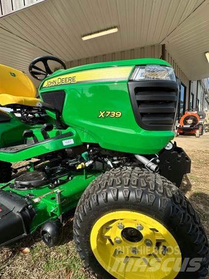John Deere X739 Коммунальные тракторы