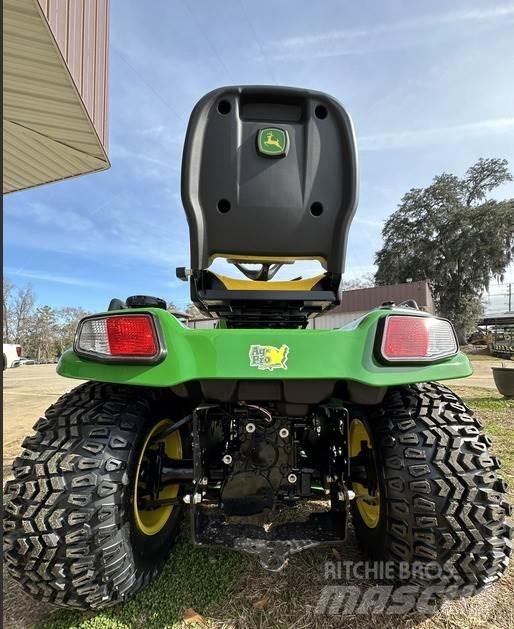 John Deere X739 Коммунальные тракторы