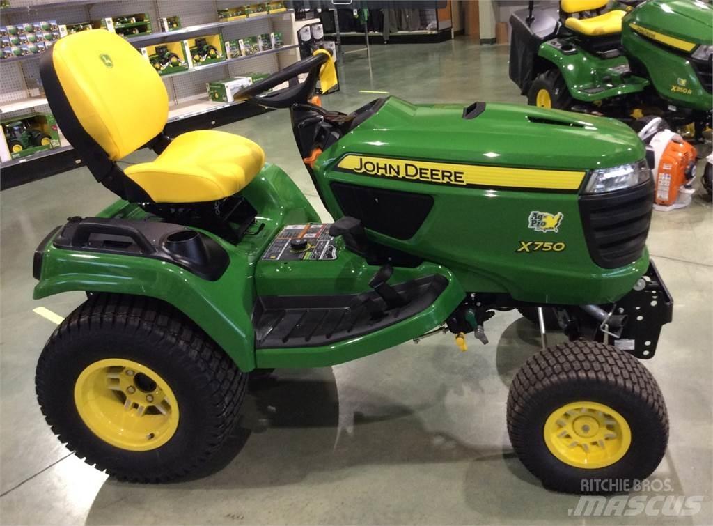 John Deere X750 Коммунальные тракторы