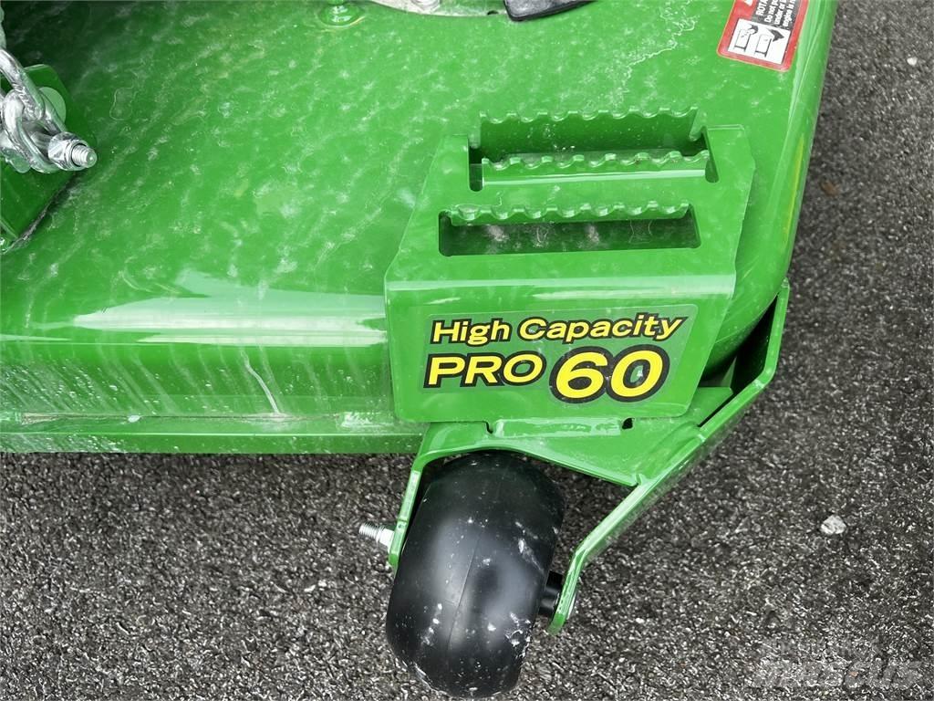 John Deere Z720E Zero turn косилки