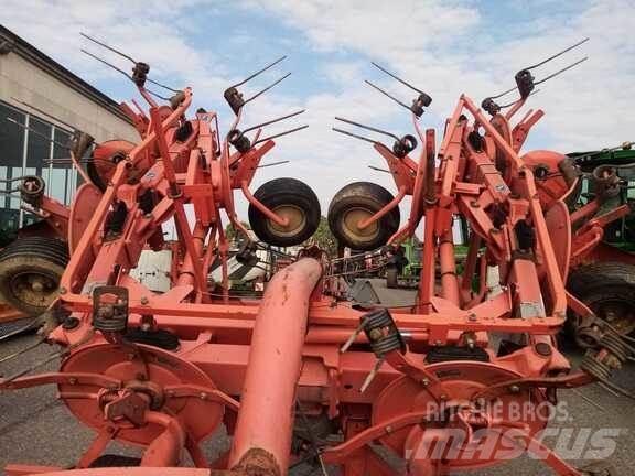 Kuhn GF 7702 Грабли-ворошилки