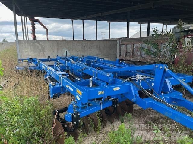Landoll 2211-11 Плуги