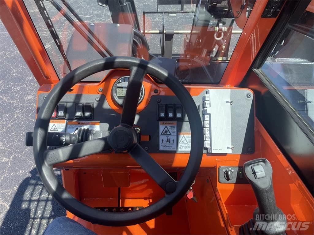 SkyTrak 10054 Телескопические погрузчики