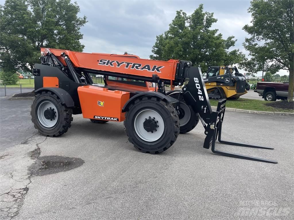 SkyTrak 8042 Телескопические погрузчики