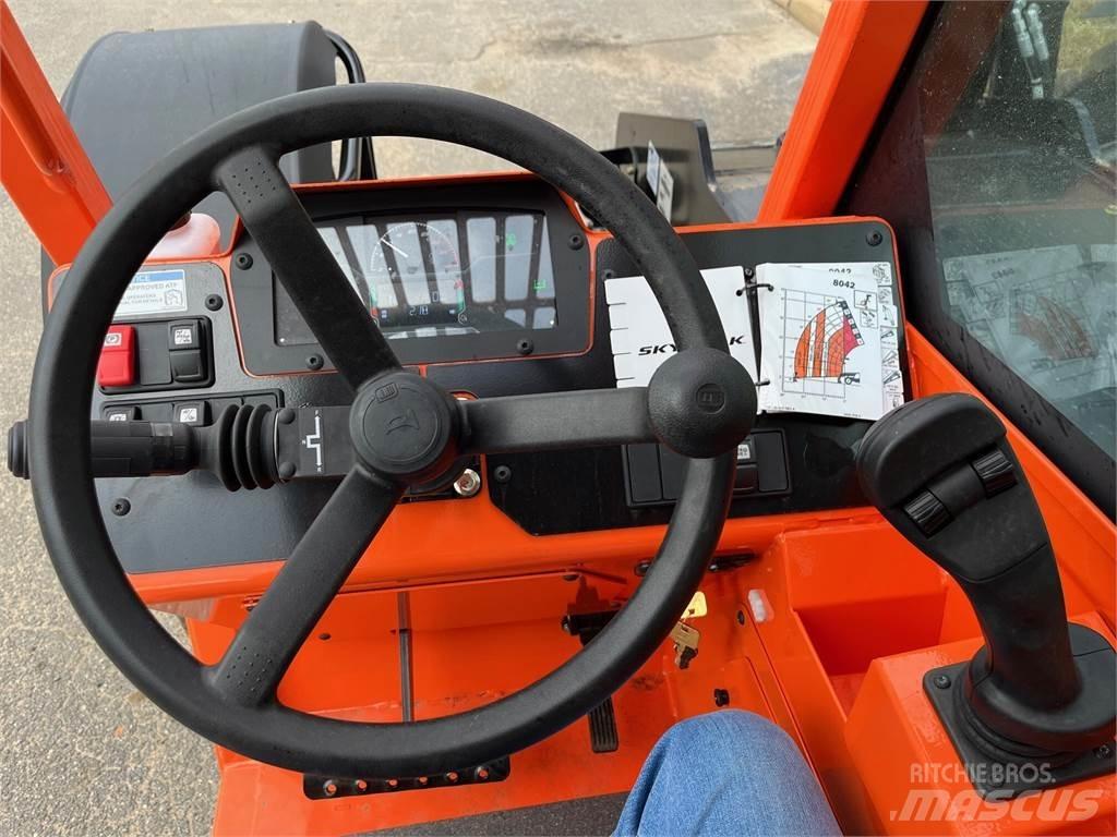 SkyTrak 8042 Телескопические погрузчики