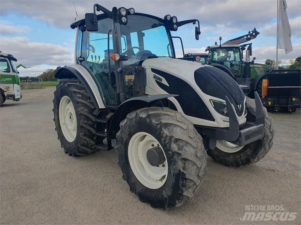 Valtra A104 Трактора