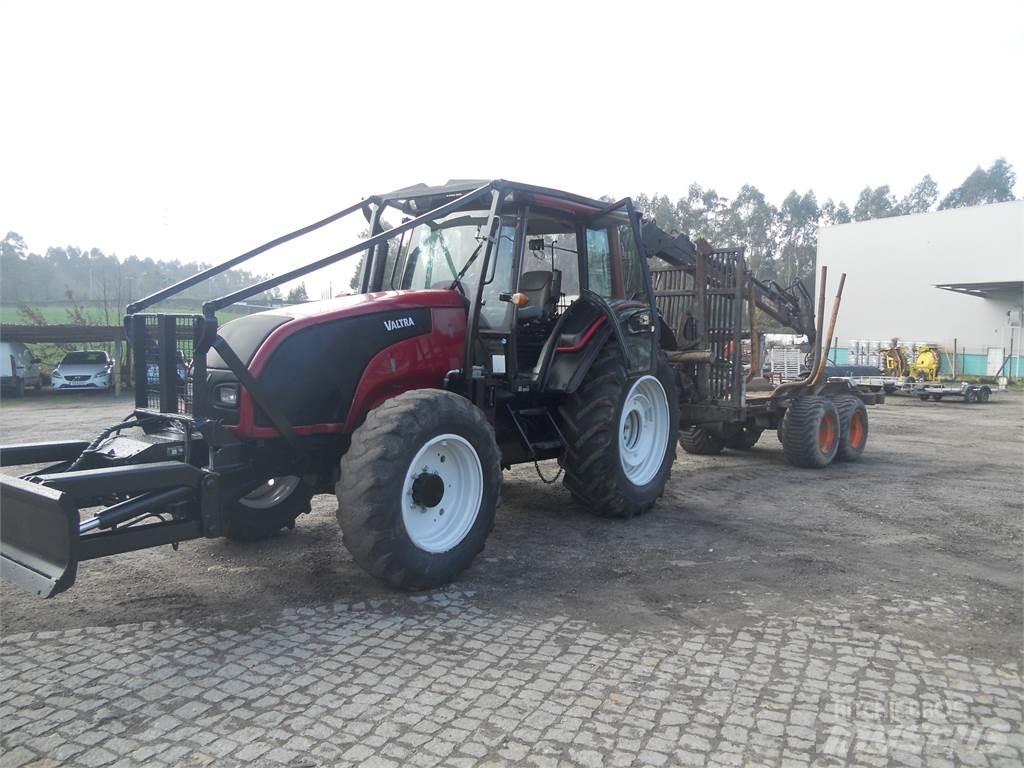 Valtra T121 Лесопогрузочные краны