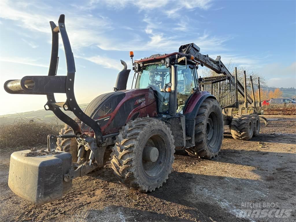 Valtra T174 Форвардеры