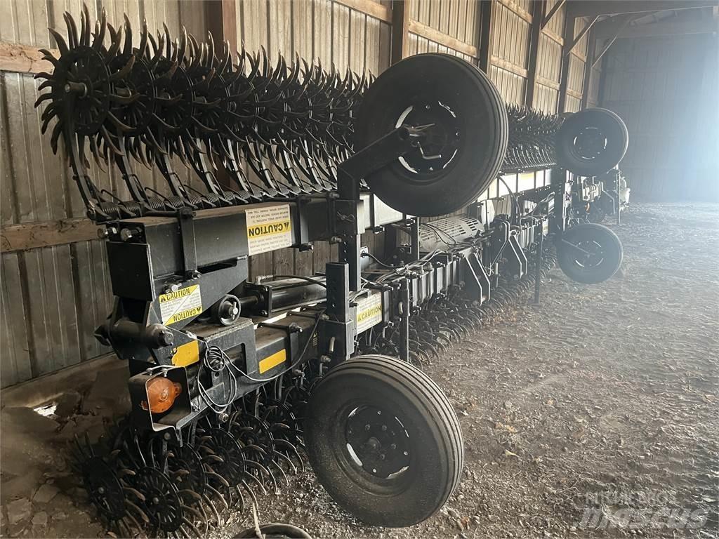 YETTER 3541 Прочее почвообрабатывающее оборудование