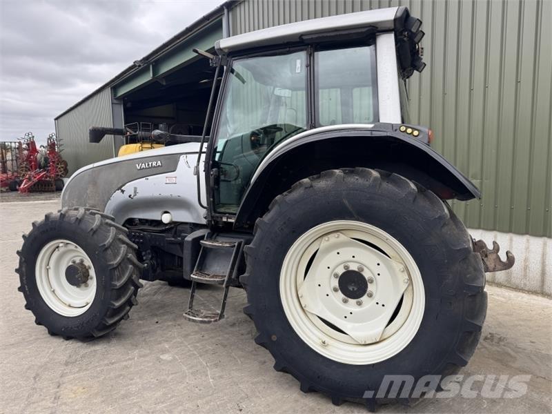 Valtra T 121 Трактора