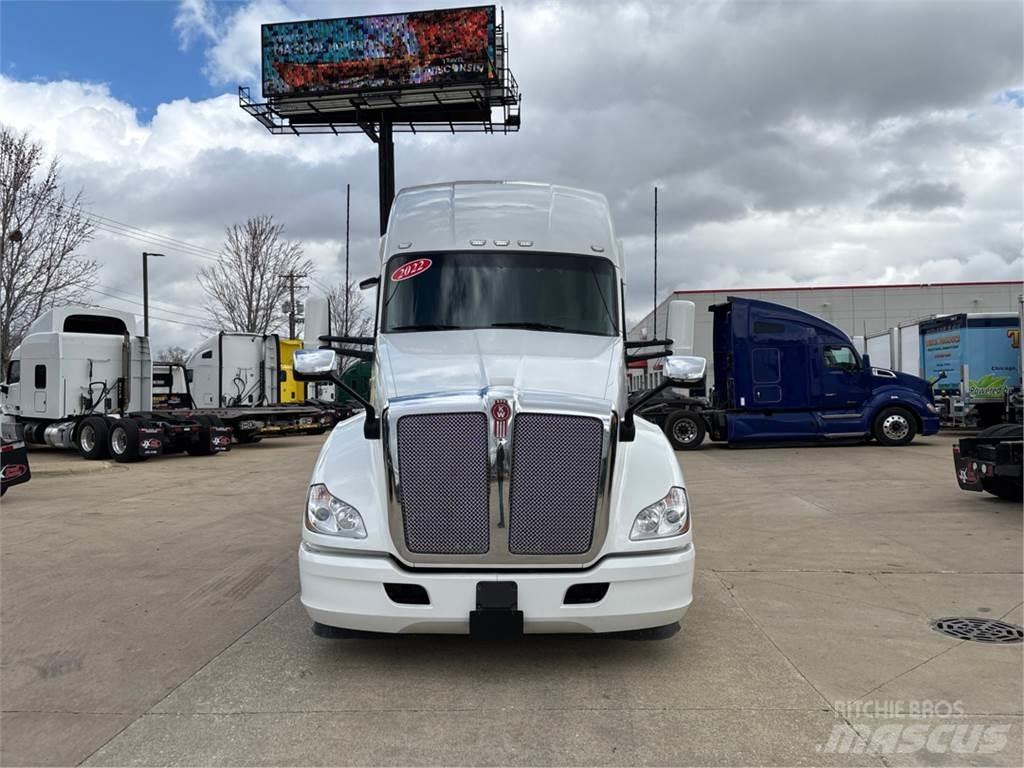 Kenworth T680 Седельные тягачи