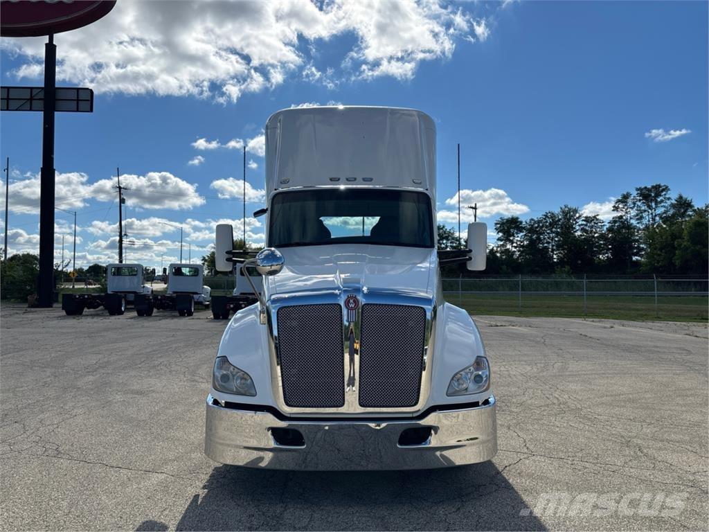 Kenworth T680 Седельные тягачи
