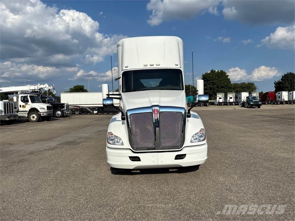Kenworth T680 Седельные тягачи