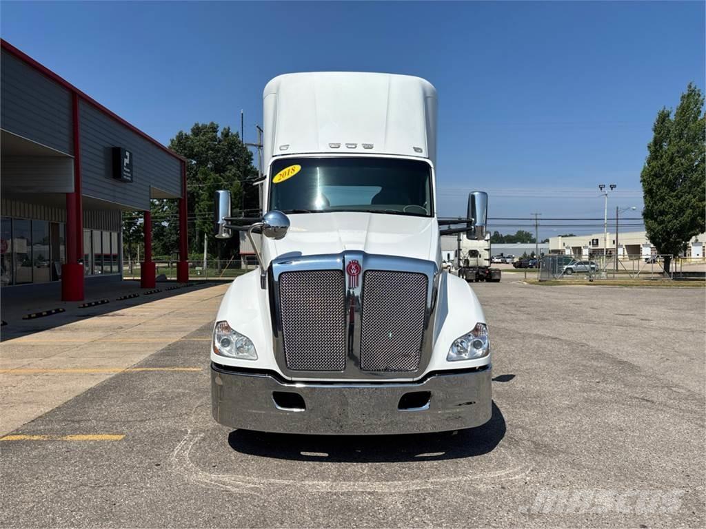 Kenworth T680 Седельные тягачи