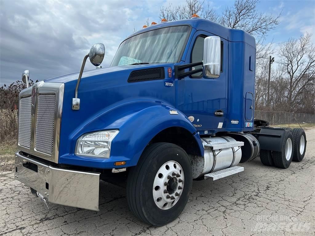 Kenworth T880 Седельные тягачи