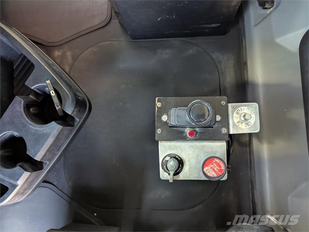 Mack GRANITE Специальные грузовики