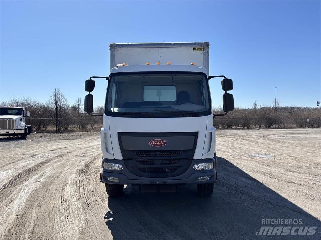 Peterbilt 220 Грузовики-Фургоны