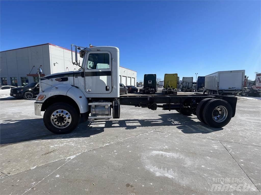 Peterbilt 337 Шасси с кабиной