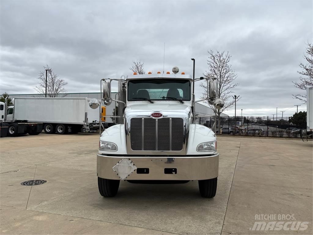 Peterbilt 337 Шасси с кабиной