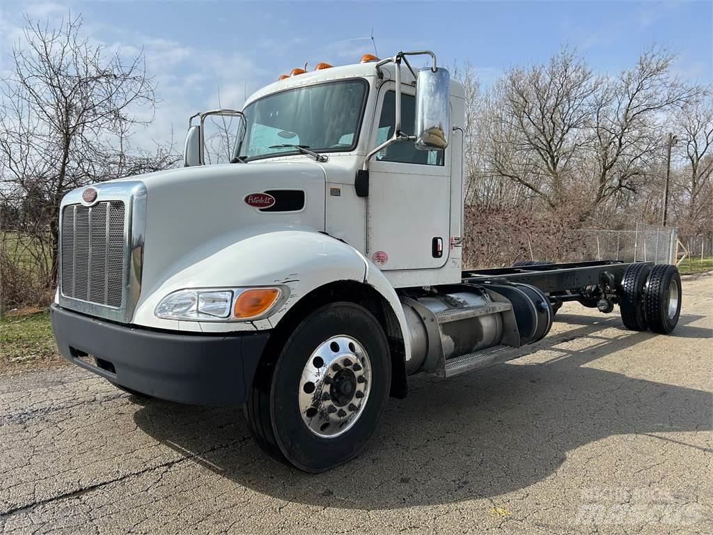 Peterbilt 337 Шасси с кабиной