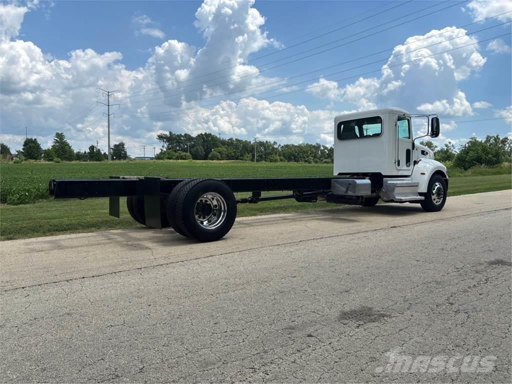 Peterbilt 337 Шасси с кабиной