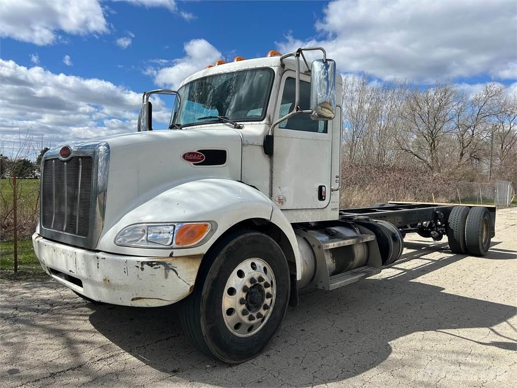 Peterbilt 337 Шасси с кабиной