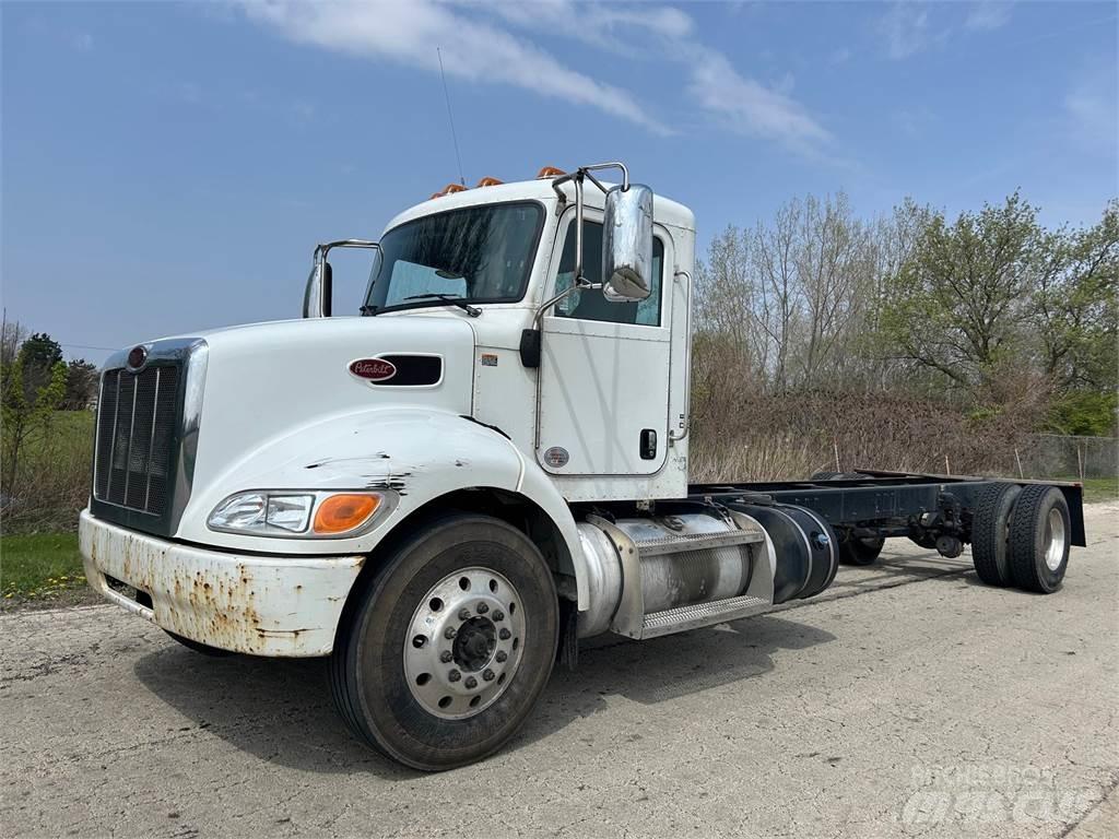 Peterbilt 337 Шасси с кабиной
