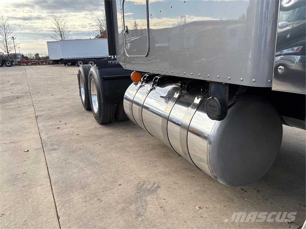 Peterbilt 389 Седельные тягачи