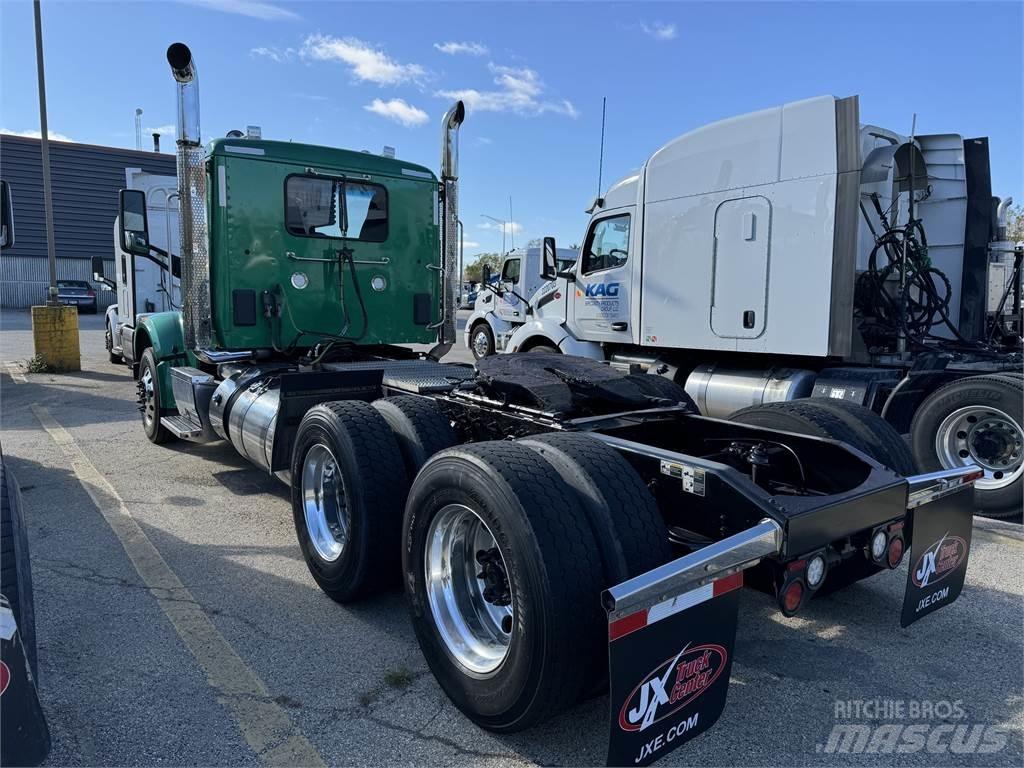 Peterbilt 567 Седельные тягачи