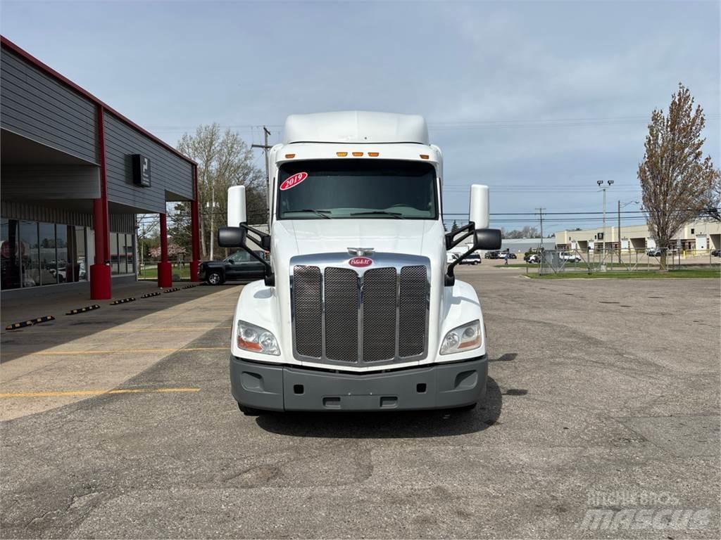Peterbilt 579 Седельные тягачи