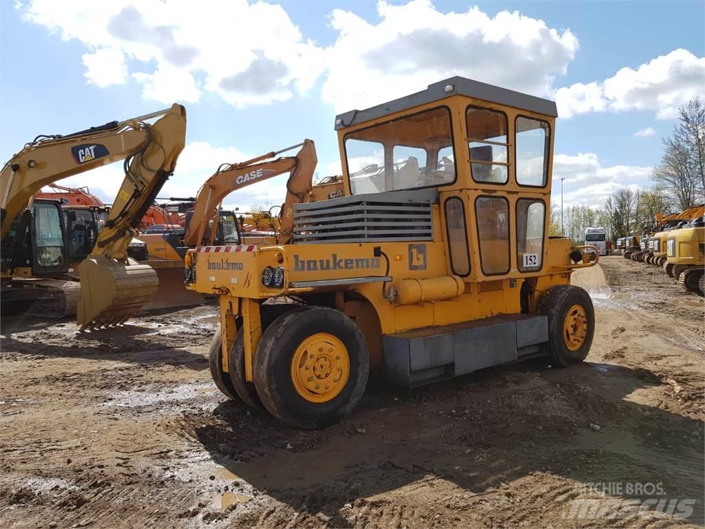 Bomag SGW-17 Пневматические катки