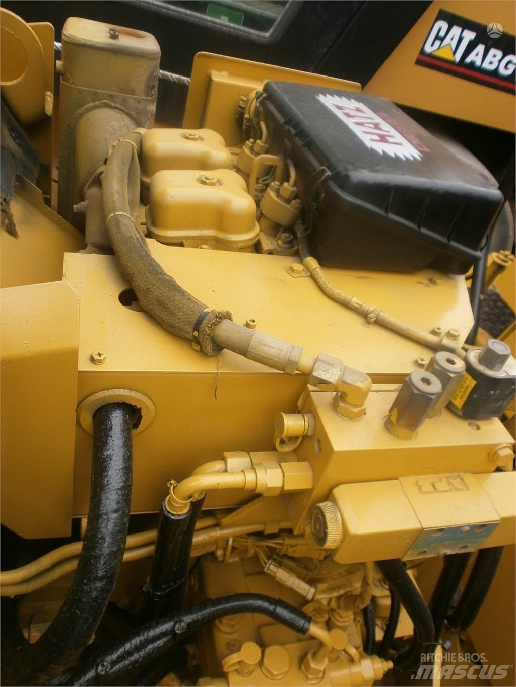 CAT CB224C Катки тротуарные