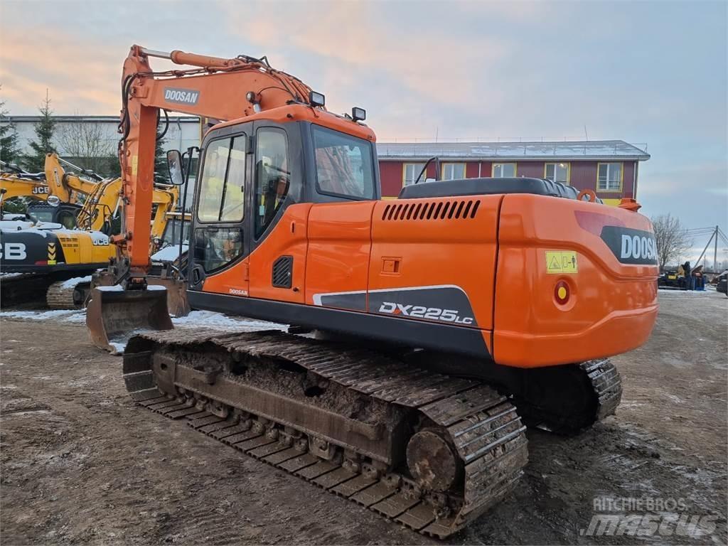 Doosan DX225LC Гусеничные экскаваторы