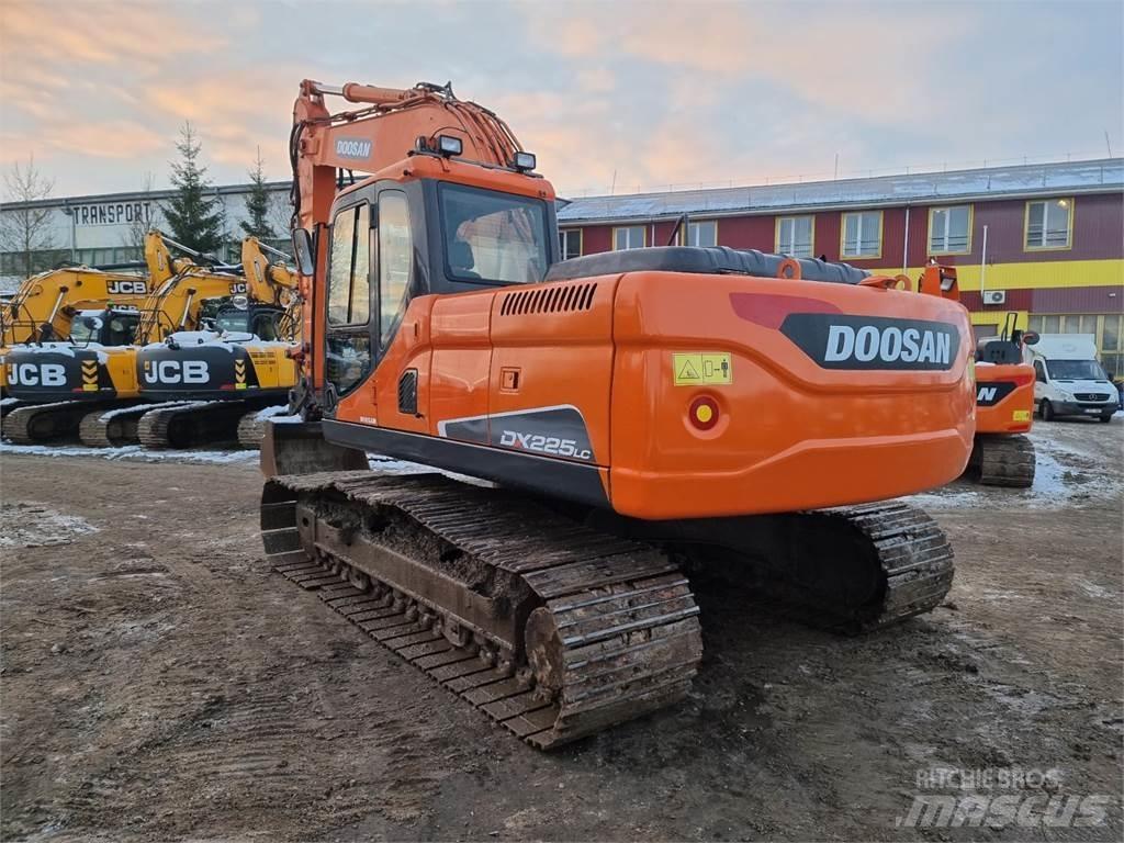 Doosan DX225LC Гусеничные экскаваторы